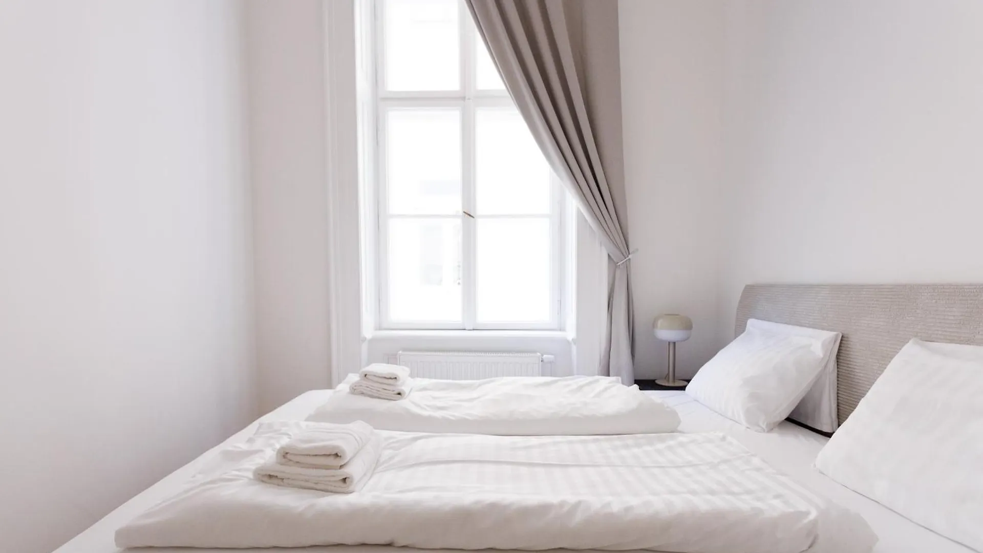 4Ty3 Apartments - Stadtpark City Apartment Is Calling Vienna Austria