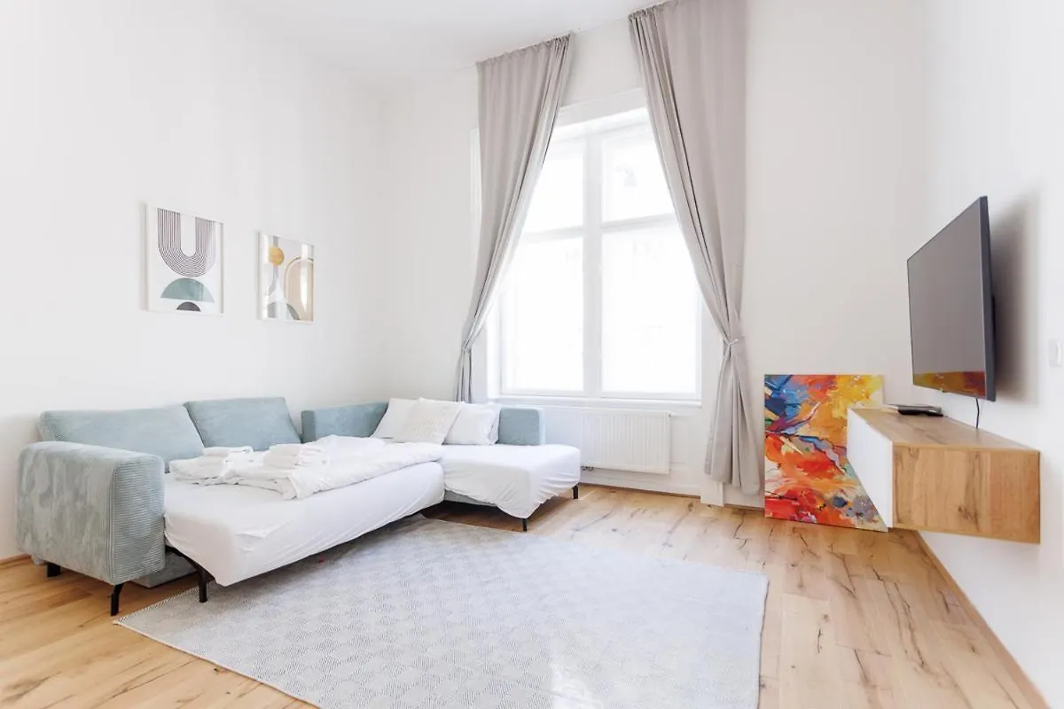 4Ty3 Apartments - Stadtpark City Apartment Is Calling Vienna 0*,  Austria