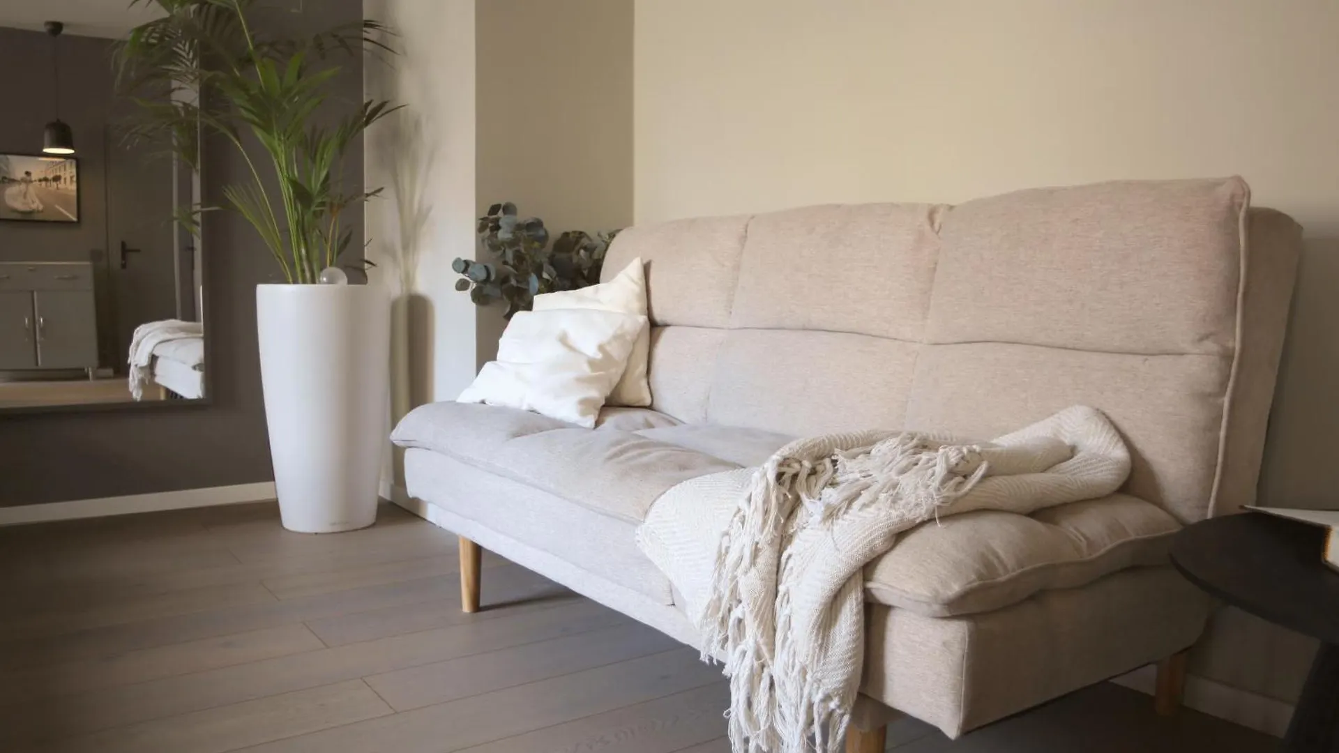 4Ty3 Apartments - Stadtpark City Apartment Is Calling Vienna 0*,